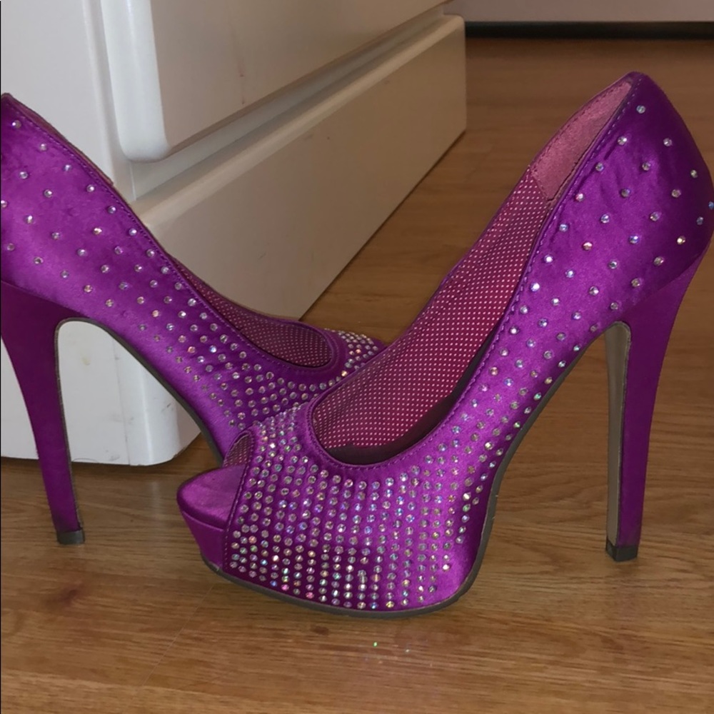 Pink sparkle heels